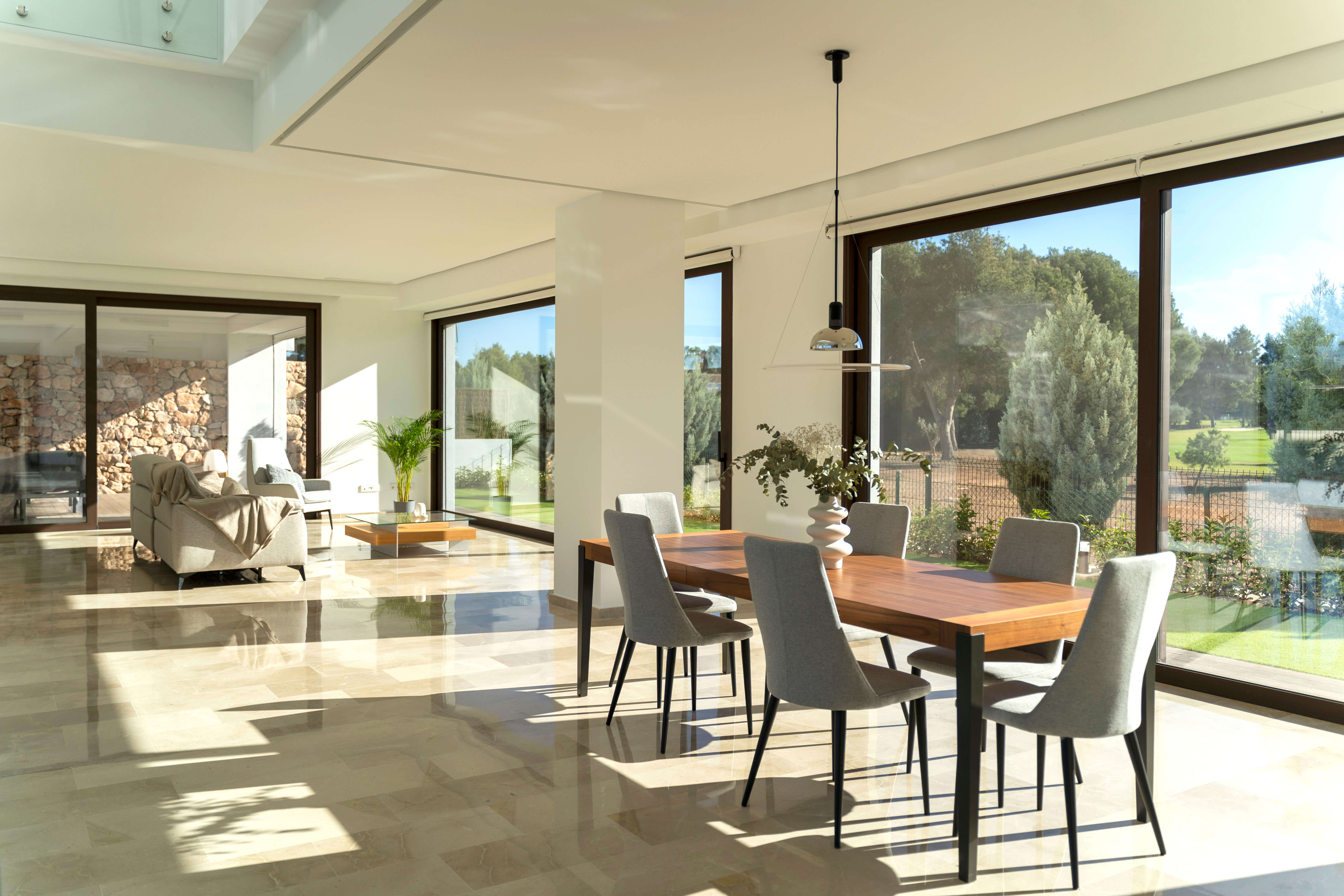 Ventanas para salones que cautivarán a tu público