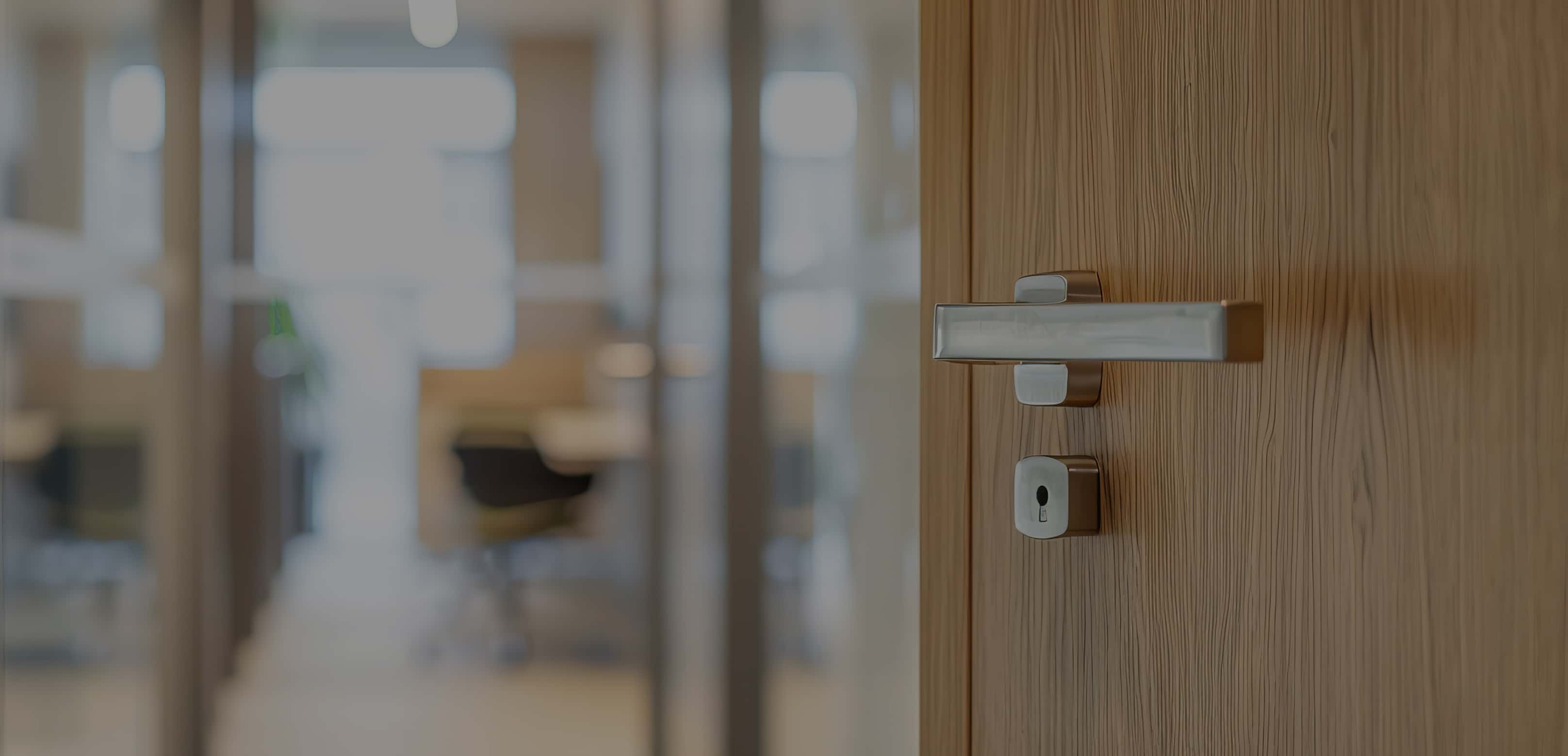 <h2>Nuestros sistemas de cierre para puertas de aluminio</h2>