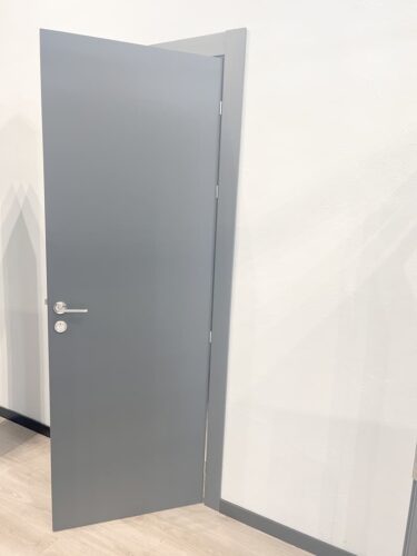 ¿De qué color se llevan las puertas de interior?